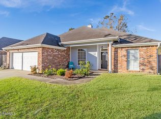 408 Crest Cir, Youngsville, LA 70592