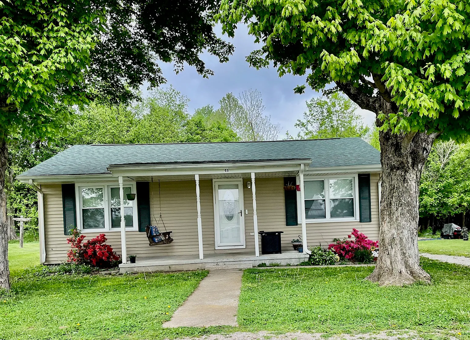 2 bed, 1000 sqft, $1,300 — Photo 1