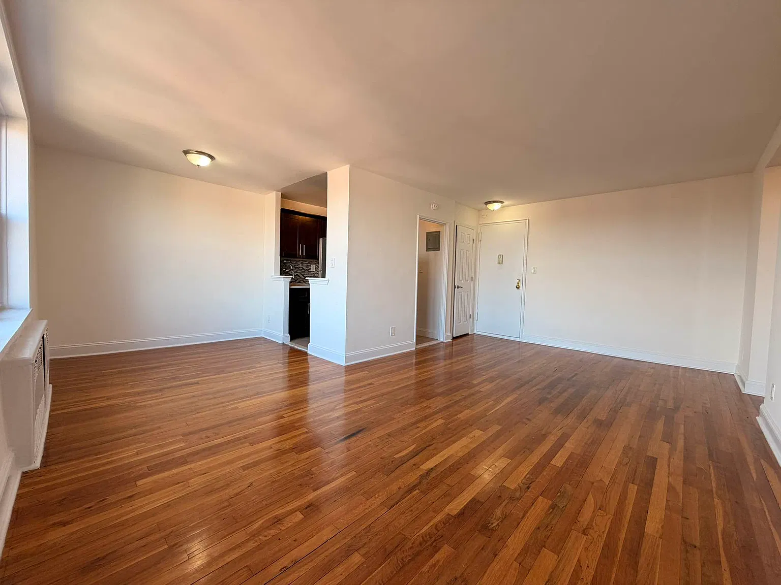 142-02 84th Drive — Photo 3
