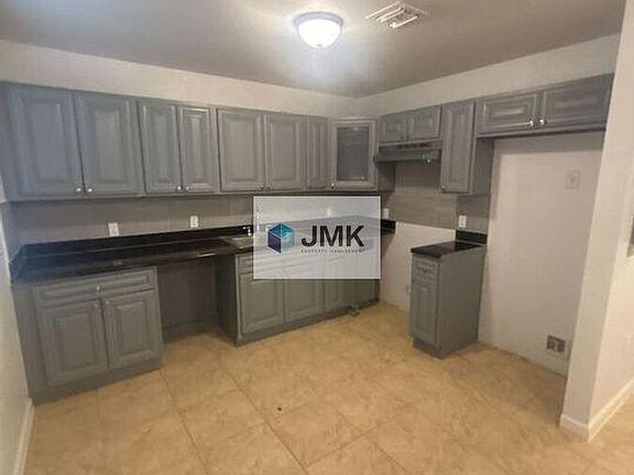 3rd image of 14000 NE 2nd Ave #14004
