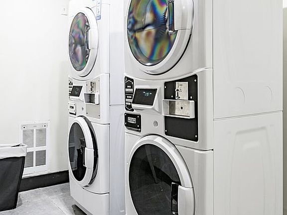 5th image of 682 Chauncey St APT 3B