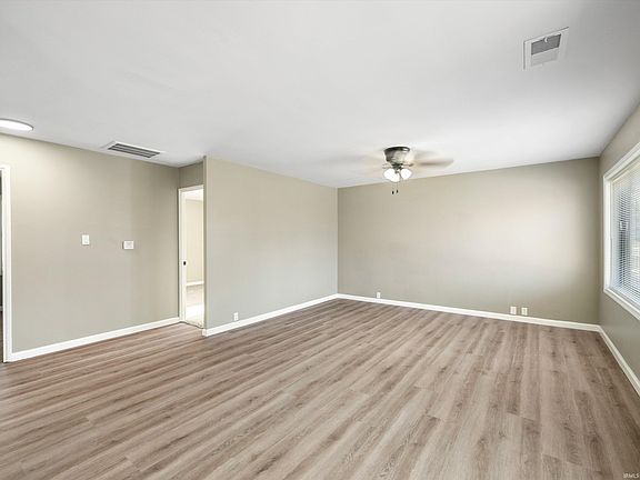 5th image of 407 N Park Dr