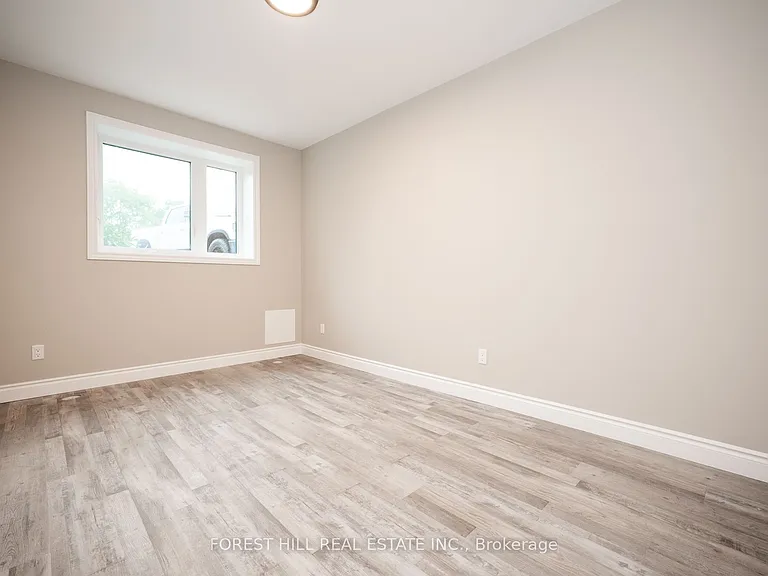 135 Ashbrook Ct #LOWER — Photo 16