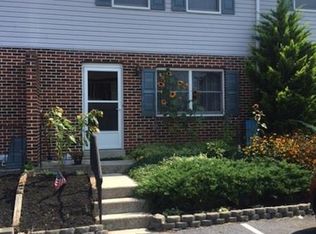 53 W Cabin Hollow Rd, Dillsburg, PA 17019