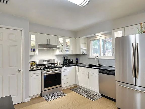 3rd image of 1204 Woodfield Dr #A
