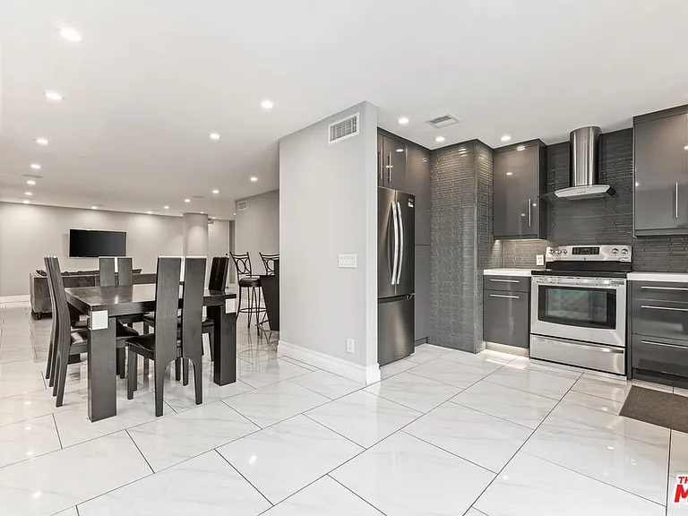 10747 Wilshire Blvd #1103 — Photo 4