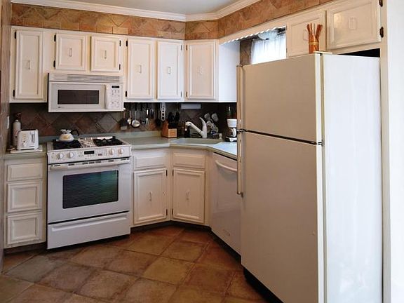 2nd image of 106 Dogwood Ln
