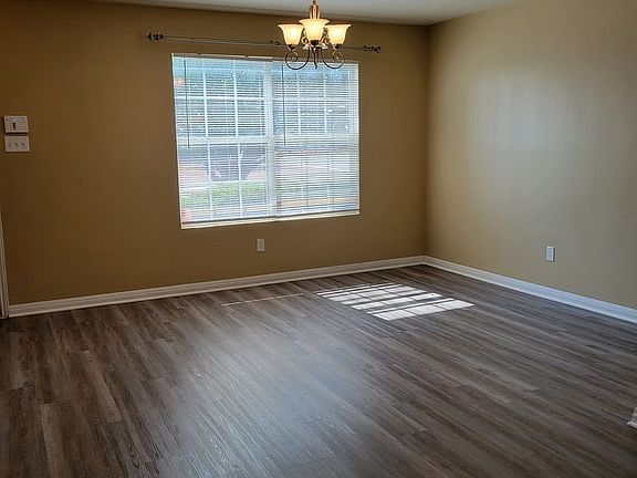 3rd image of 2611 Echo Dr