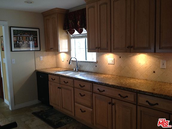5th image of 8556 Moorcroft Ave