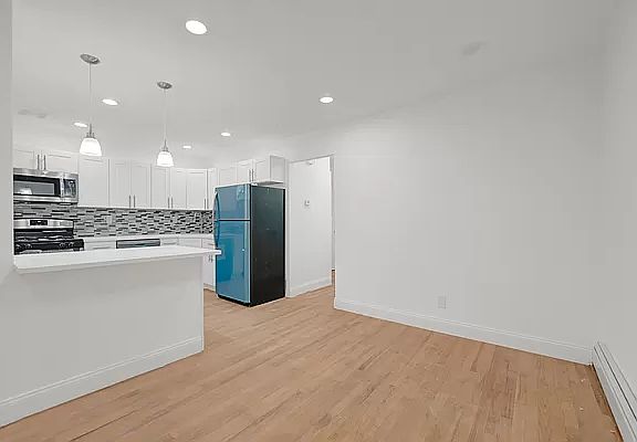 5th image of 934 E 79th St #A