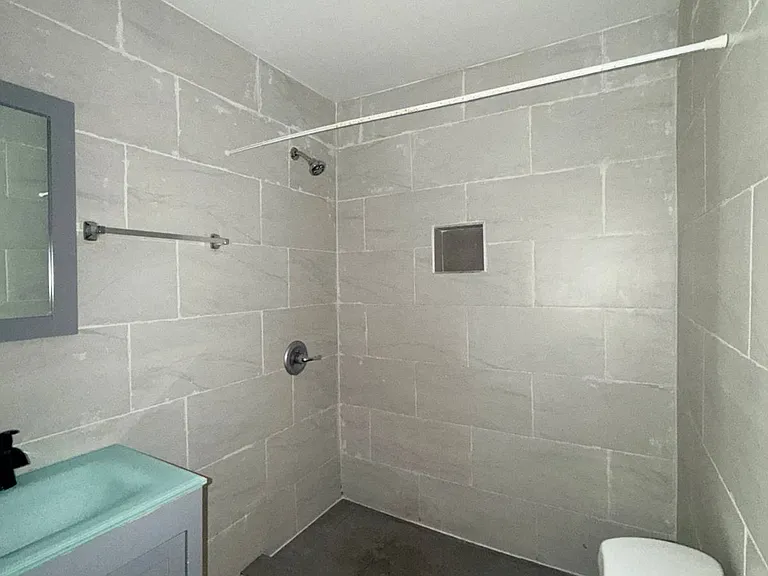 101 W 21st St #2 — Photo 5