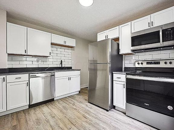 3rd image of 780-782 E Gibbard Ave