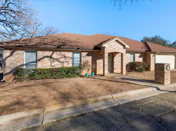 5830 Chimney Wood Cir, Fort Worth, TX 76112