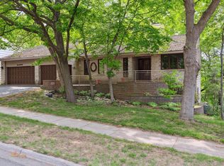 8108 Telegraph Rd, Bloomington, MN 55438