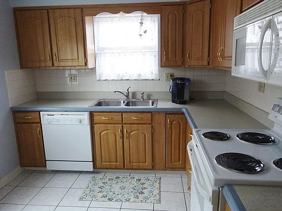 5th image of 2758 W Munroe St