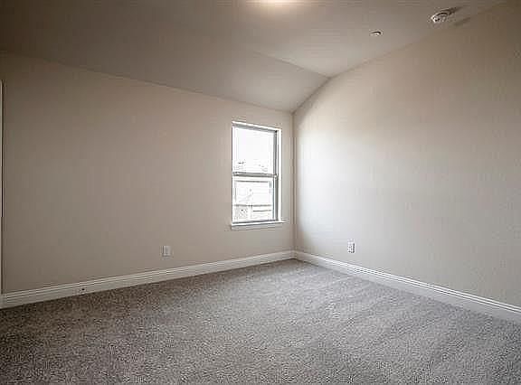 3rd image of 929 Estelle Dr