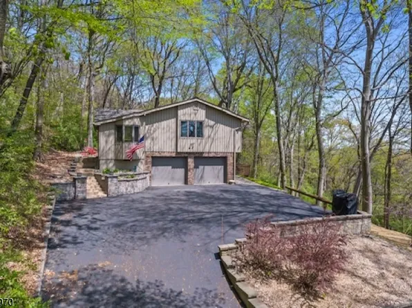 16 Serpentine Dr, Union Twp., NJ 08809