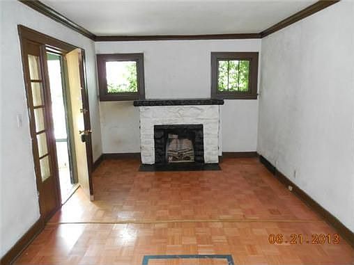 2nd image of 6025 S Benton Ave