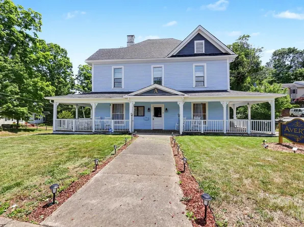 601 College Ave SW, Lenoir, NC 28645