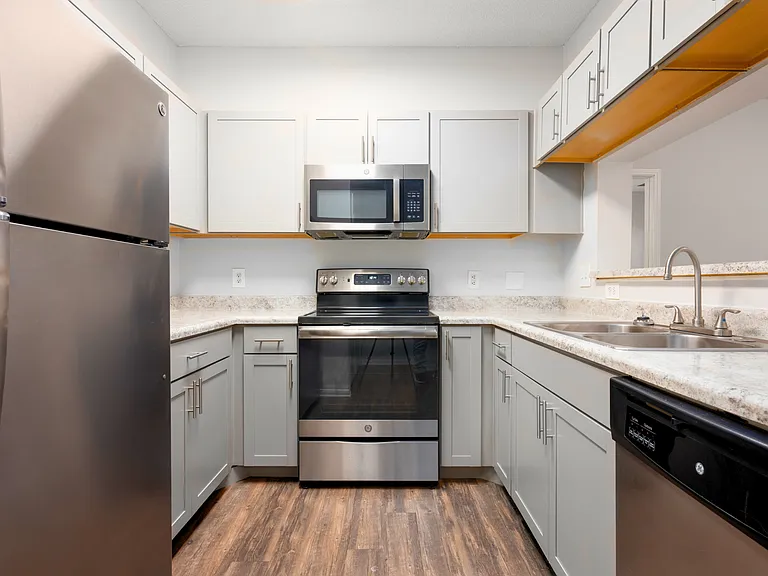 Cambridge Park Apartments Newly Renovated Kitchen