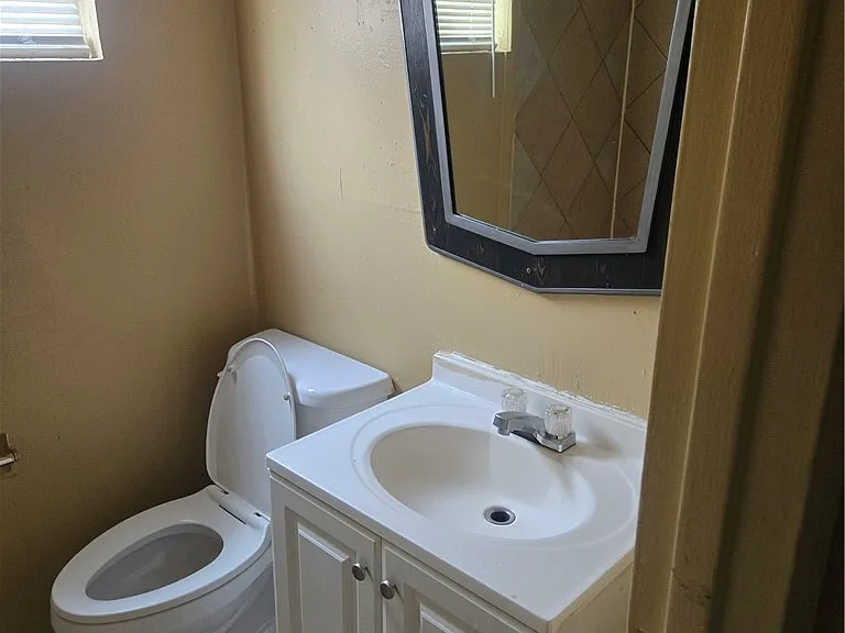 2104 Sunrise Ave #14 — Photo 9