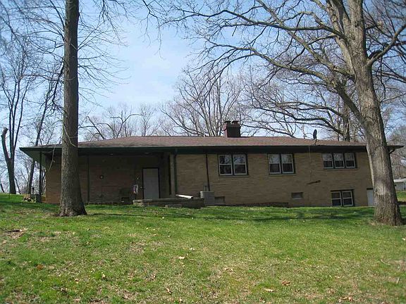 3rd image of 145 Deer Park Dr