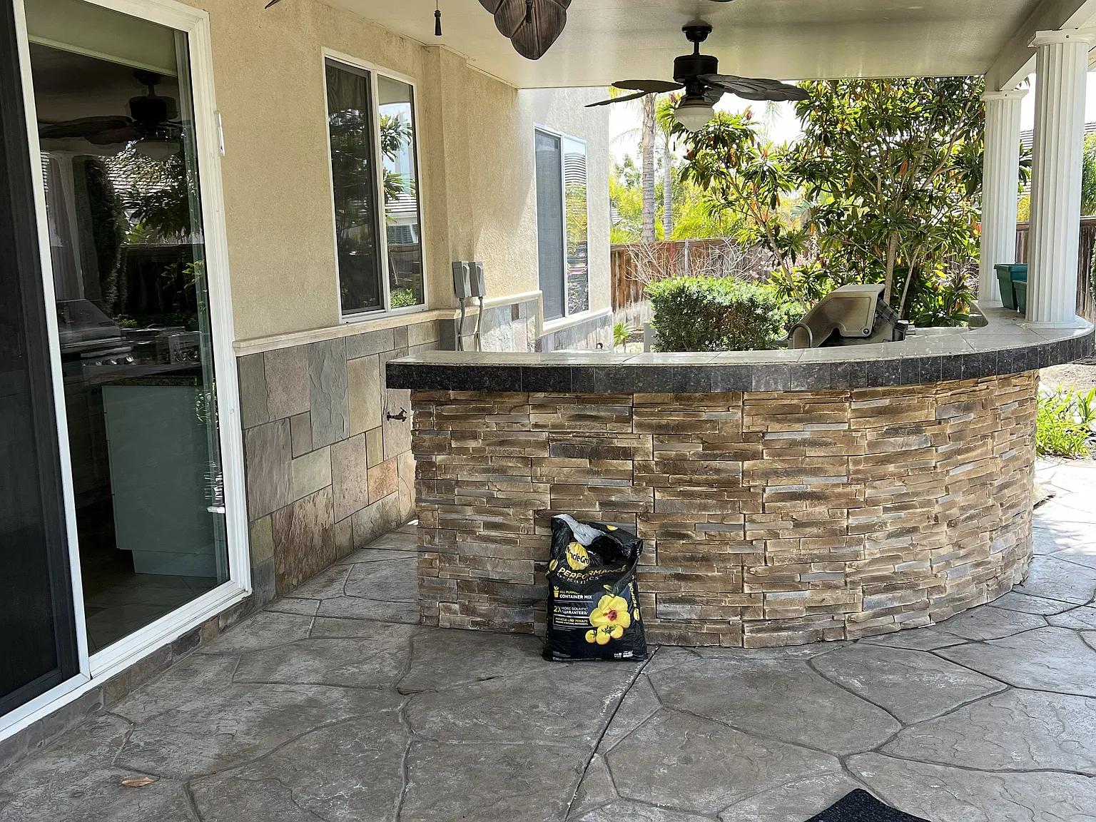 5 bed, 3708 sqft, $4,800 — Photo 2