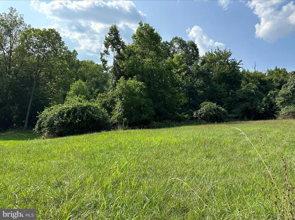 114 Circle Dr, York, PA 17406