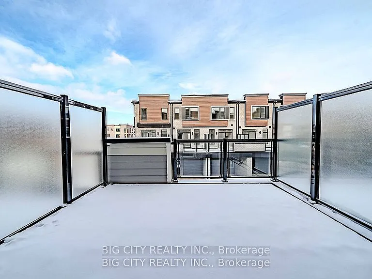 46 Akil Thomas Gdns S — Photo 25