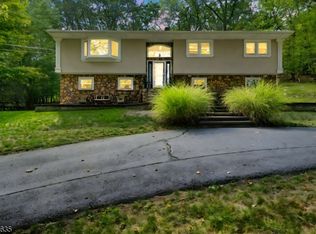 11 Glenbourne Dr, Boonton Twp., NJ 07005