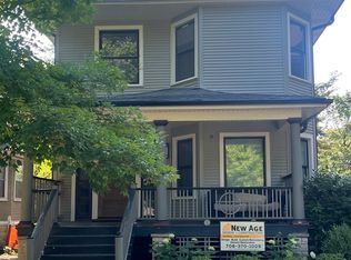 604 N Grove Ave, Oak Park, IL 60302