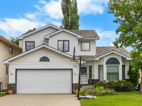 107 W Hampshire Close NW, Calgary, AB T3A 4X9