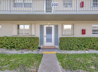 114 Oxford Ct #200, West Palm Beach, FL 33411