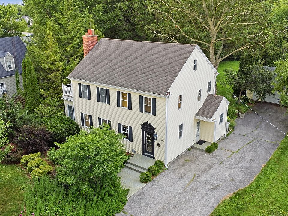 1st image of 701 S Elm St