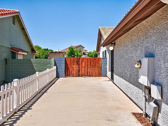 5th image of 2240 N GAYLORD --