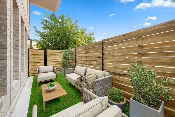 Rented by SERHANT. | media 9