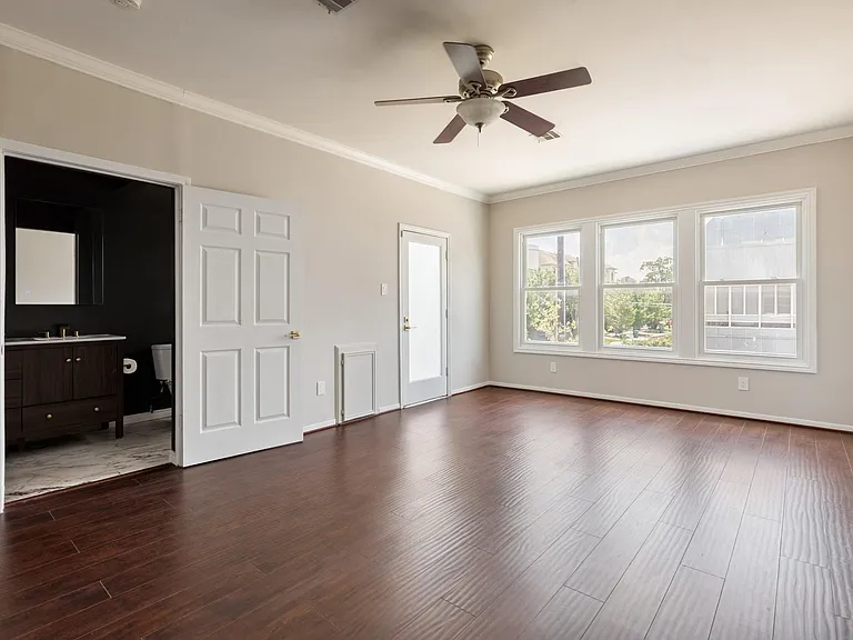 601 Sandman St — Photo 4
