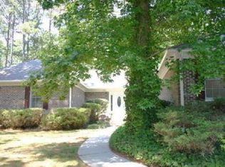 120 Forrest Lake Ct, Fayetteville, GA 30215