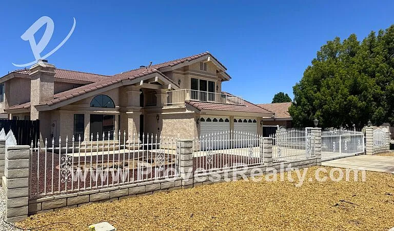 13000 Norfolk Ln — Photo 2