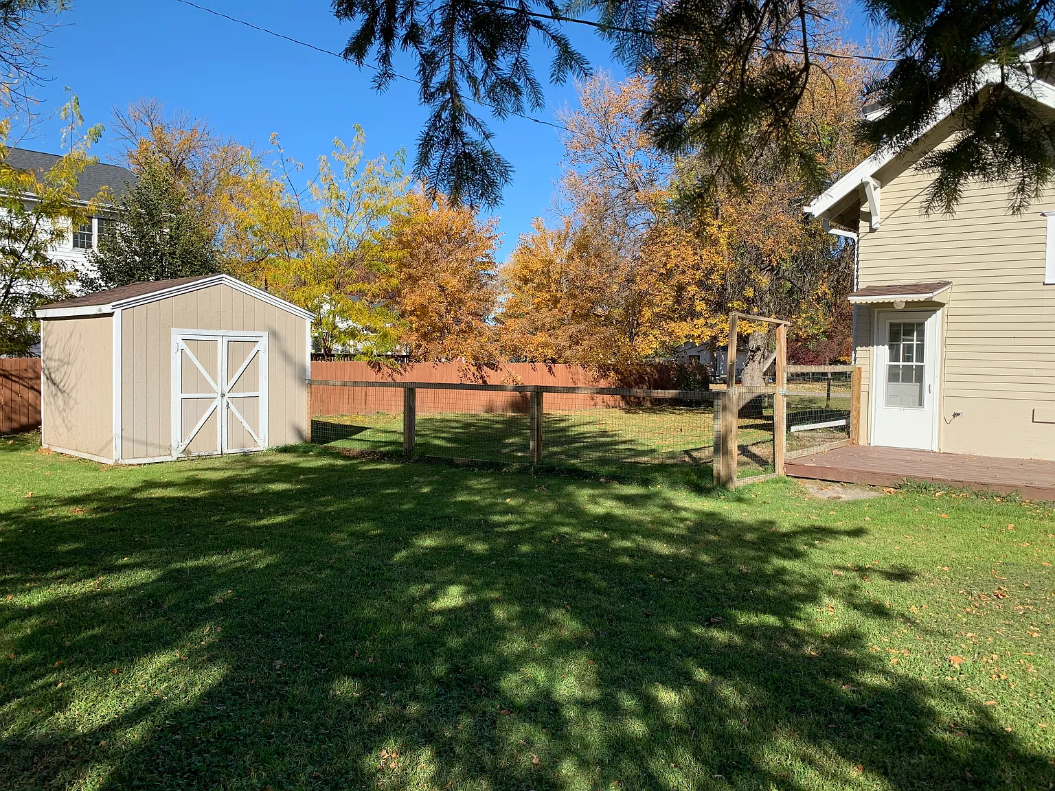 Lovely 5 bedroom, 2 bathroom home with great layout, lots of space! — Photo 3