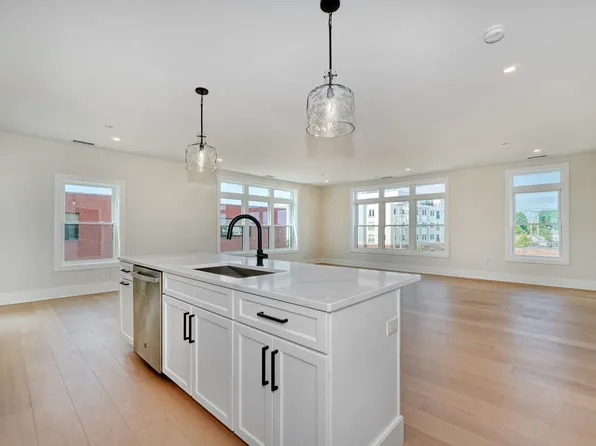 62 Foundry St #315, Wakefield, MA 01880