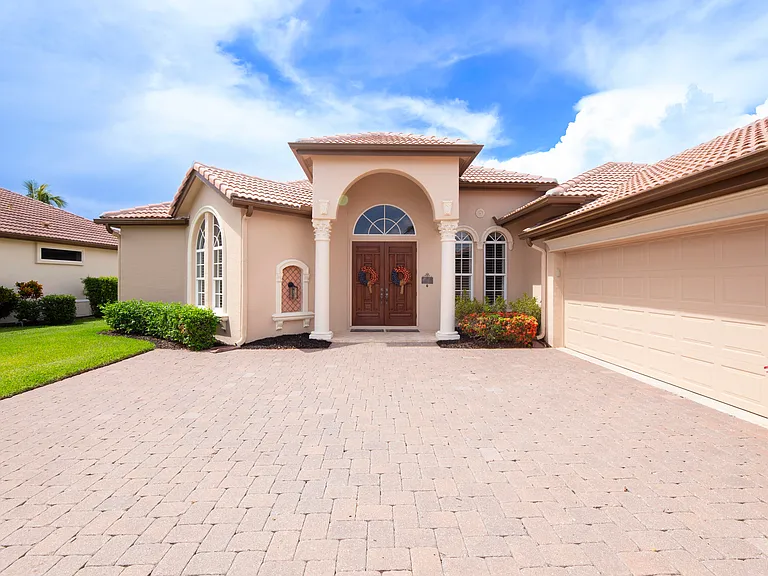 923 SW Grand Reserves Blvd — Photo 6