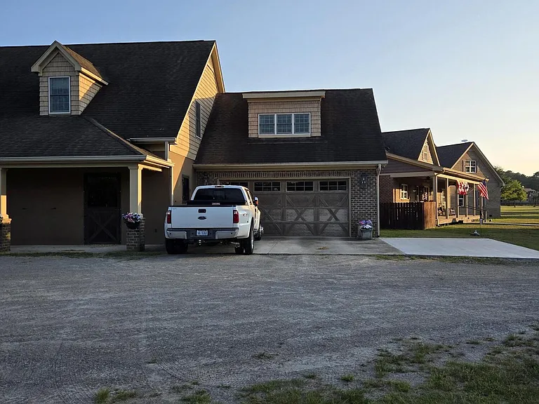245 Blue Valley Rd — Photo 9