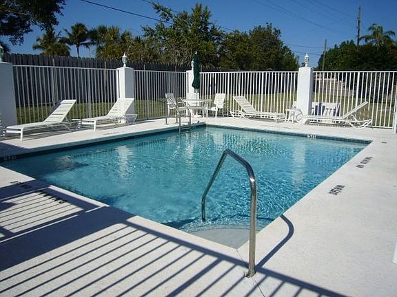 3rd image of 4467 Sunset Cay Cir
