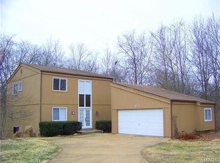 901 Woodside Village Ln, Ballwin, MO 63021