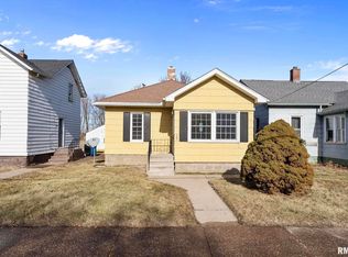 157 15th Ave, East Moline, IL 61244