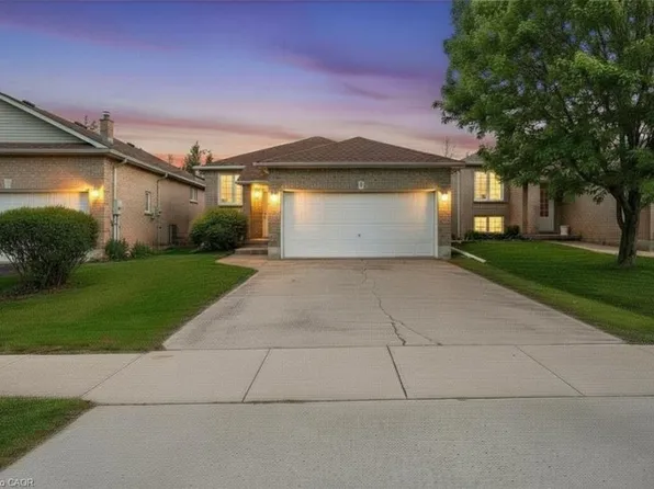 8 Bradley Ln, Brantford, ON N3T 6R5