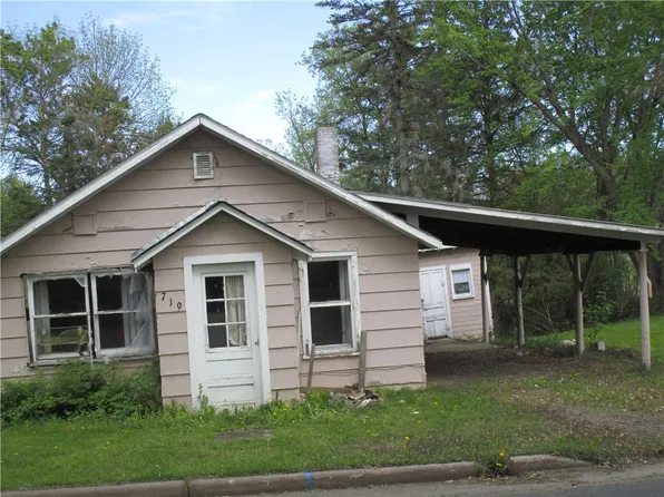 719 E 2nd Street S, Ladysmith, WI 54848