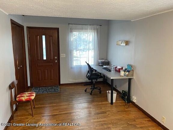 3rd image of 1346 E Wolf Ct