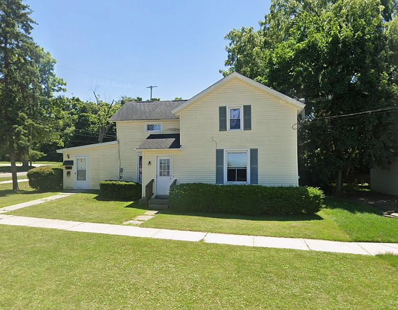 1st image of 308 E Railroad St APT 2